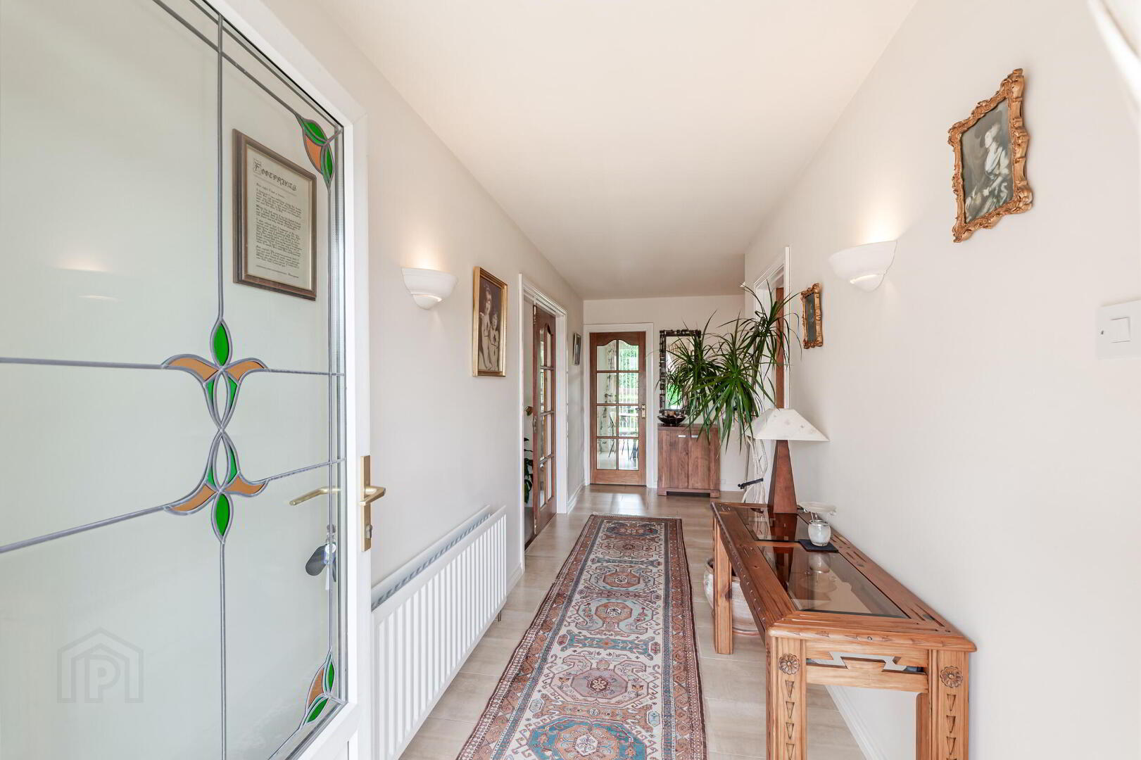 2 Moorfield Gardens 5 of 48
