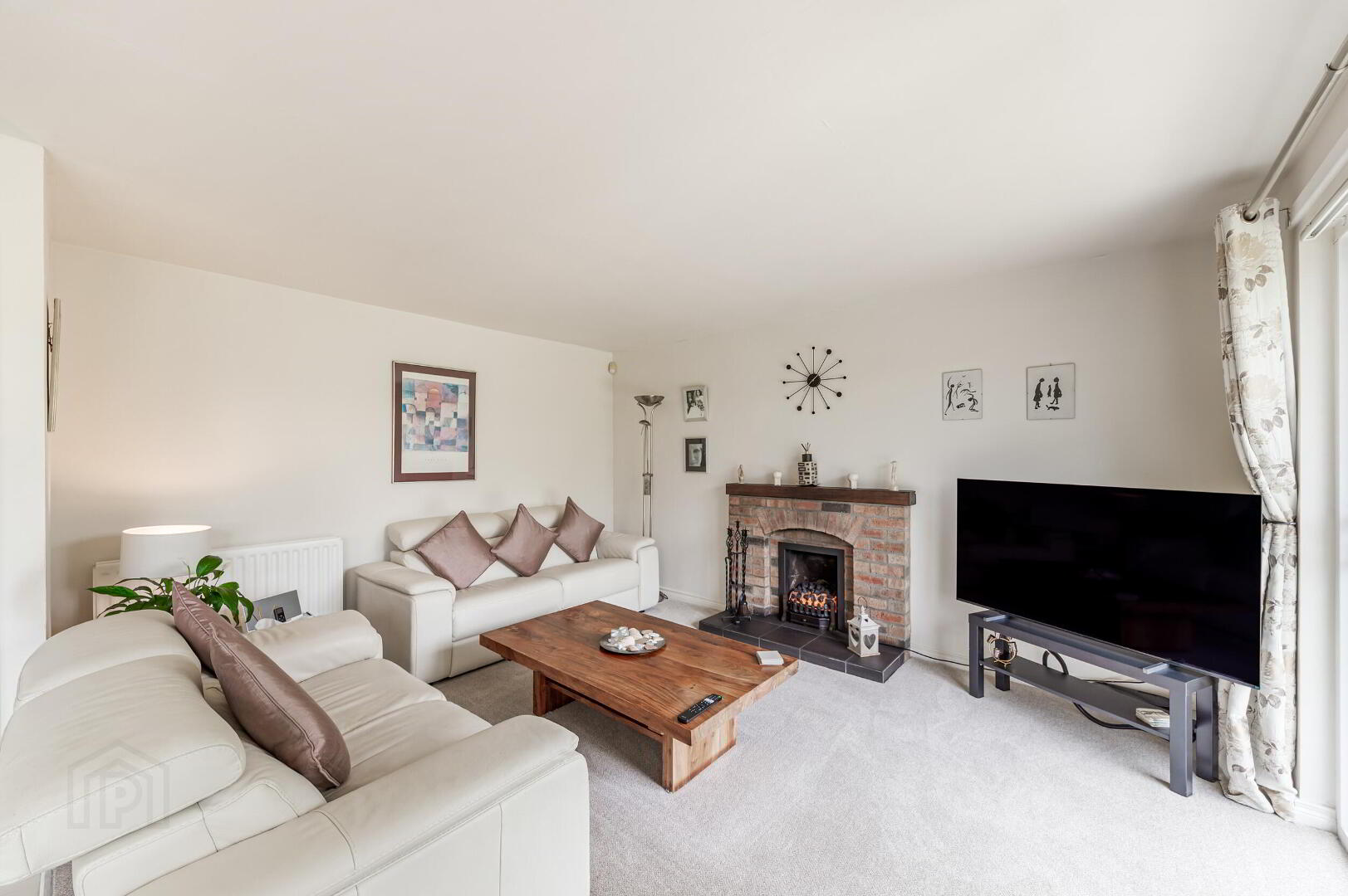 2 Moorfield Gardens 12 of 48