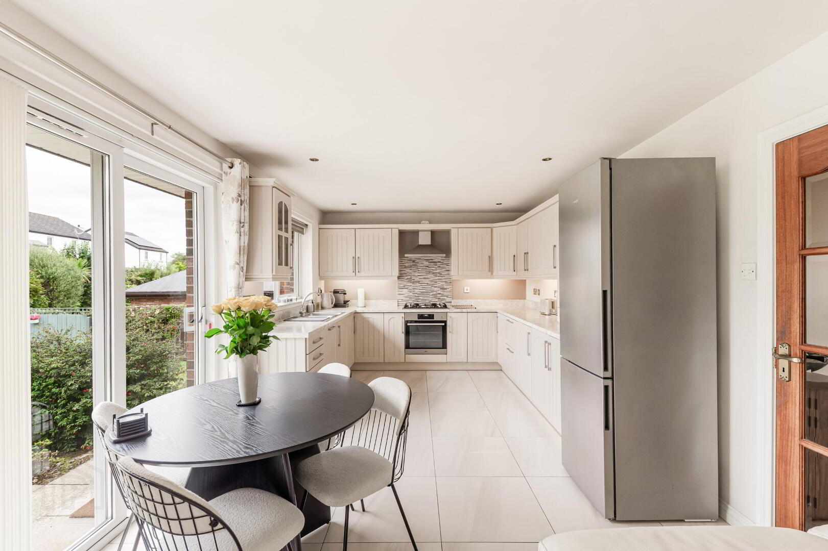 2 Moorfield Gardens 16 of 48