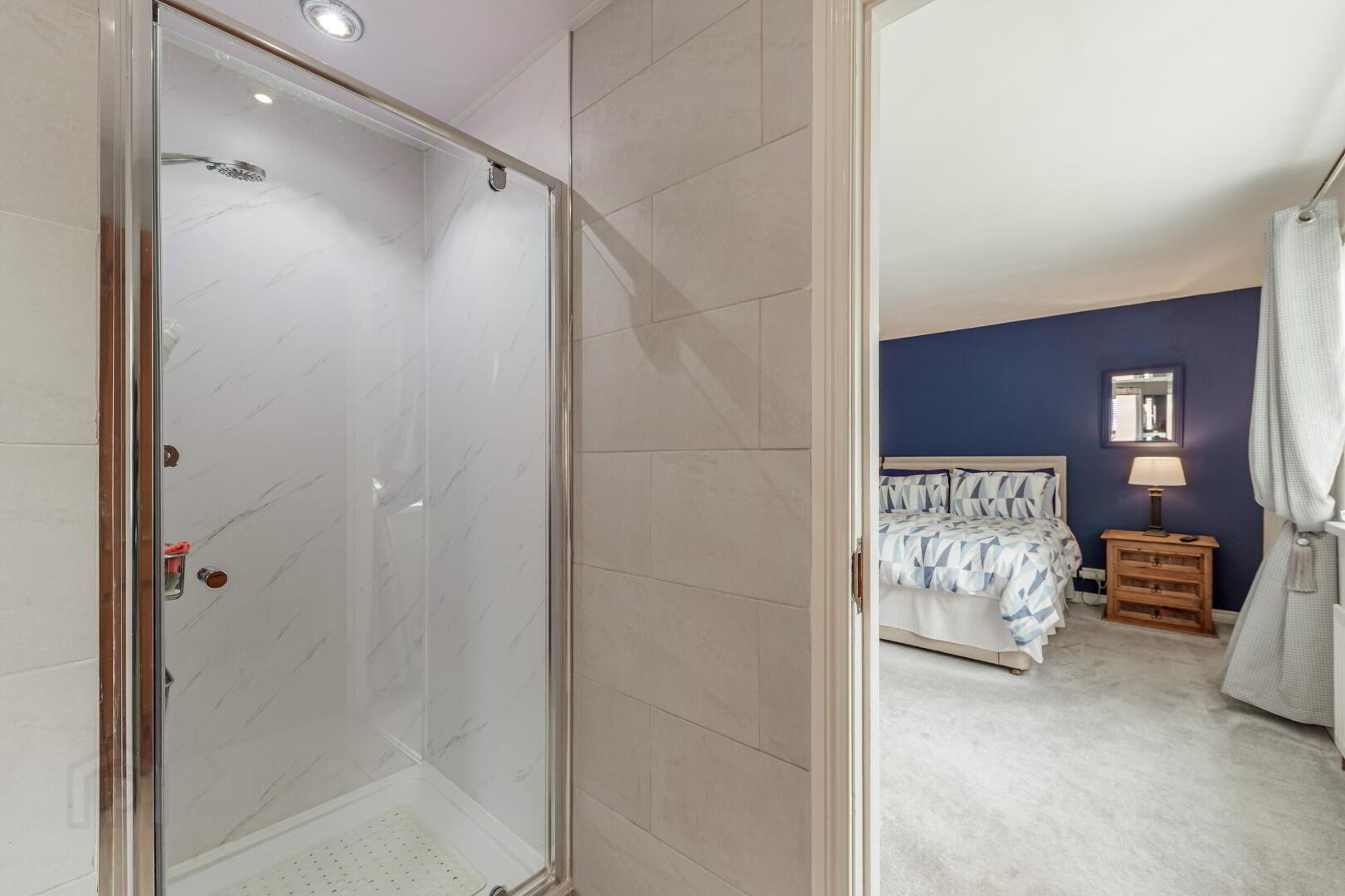 2 Moorfield Gardens 27 of 48