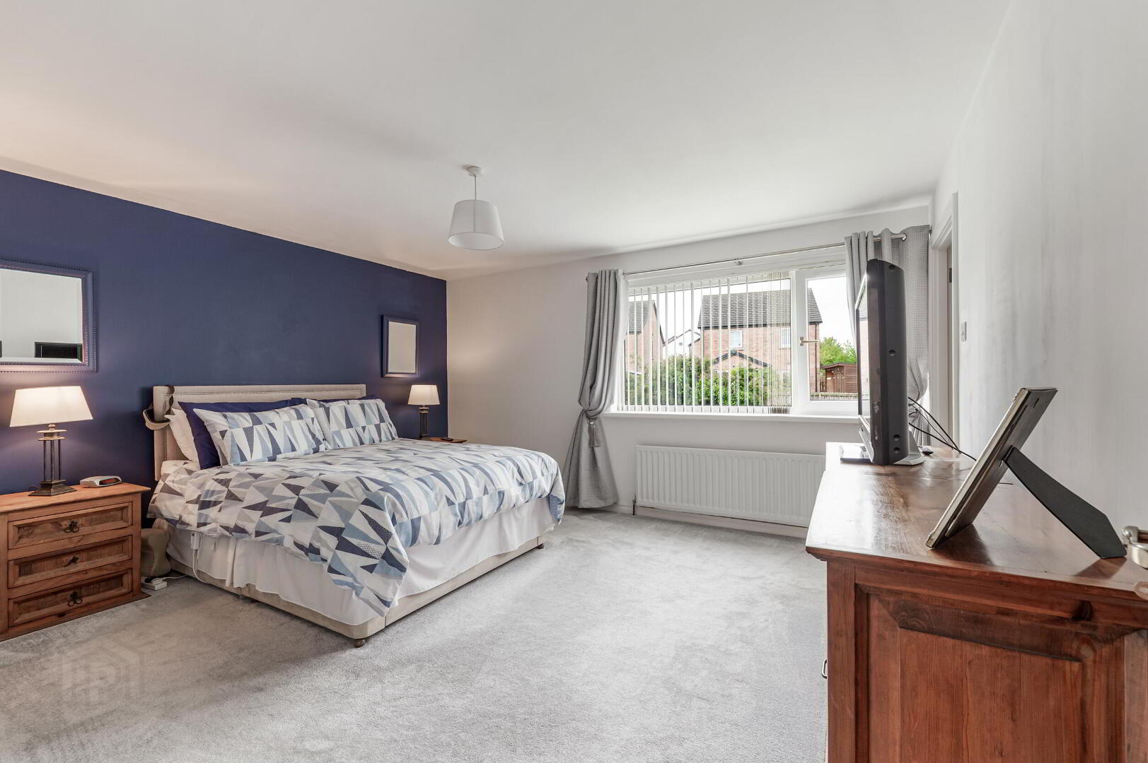 2 Moorfield Gardens 24 of 48