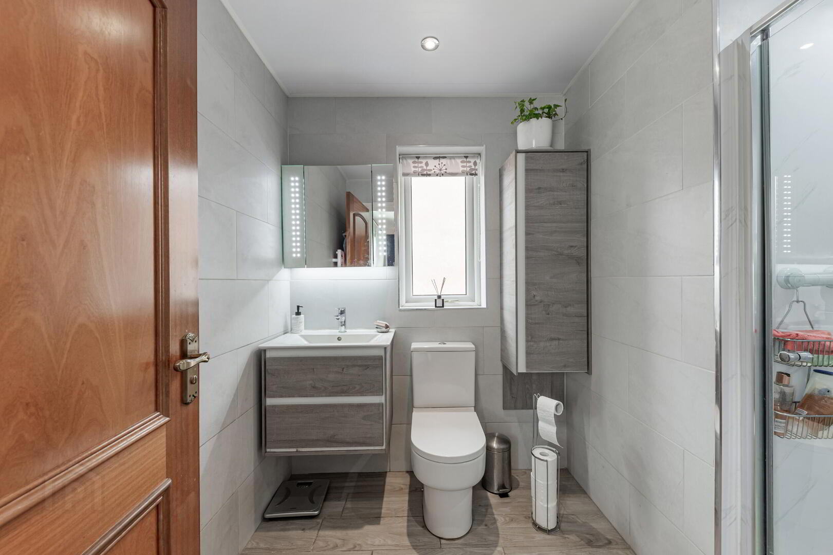 2 Moorfield Gardens 29 of 48
