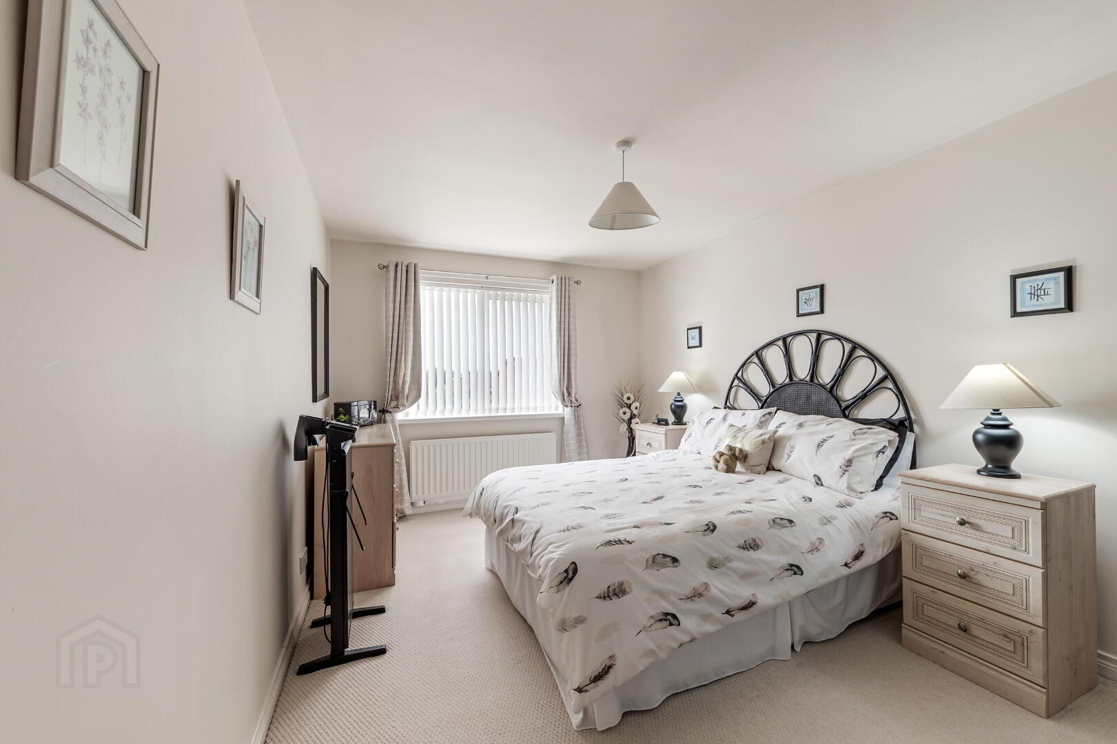 2 Moorfield Gardens 33 of 48