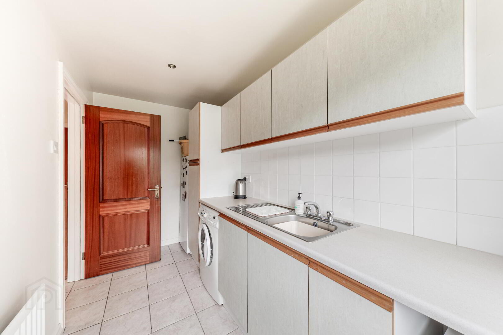 2 Moorfield Gardens 40 of 48