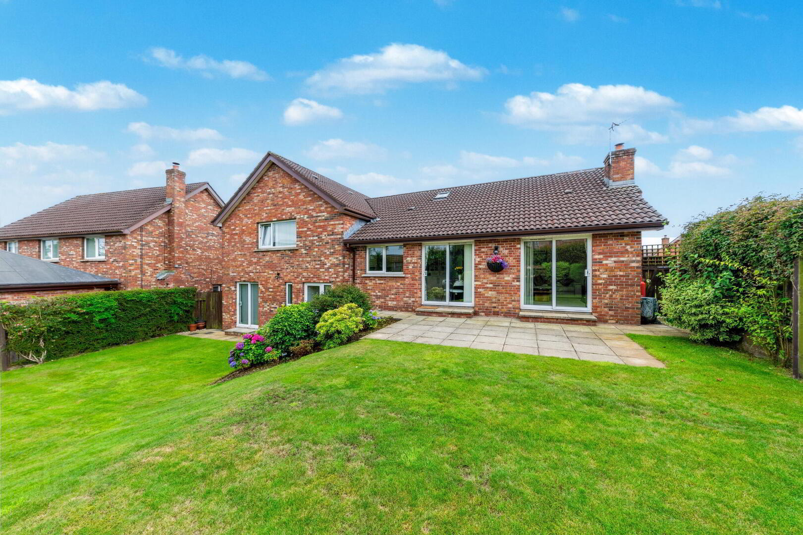 2 Moorfield Gardens 45 of 48