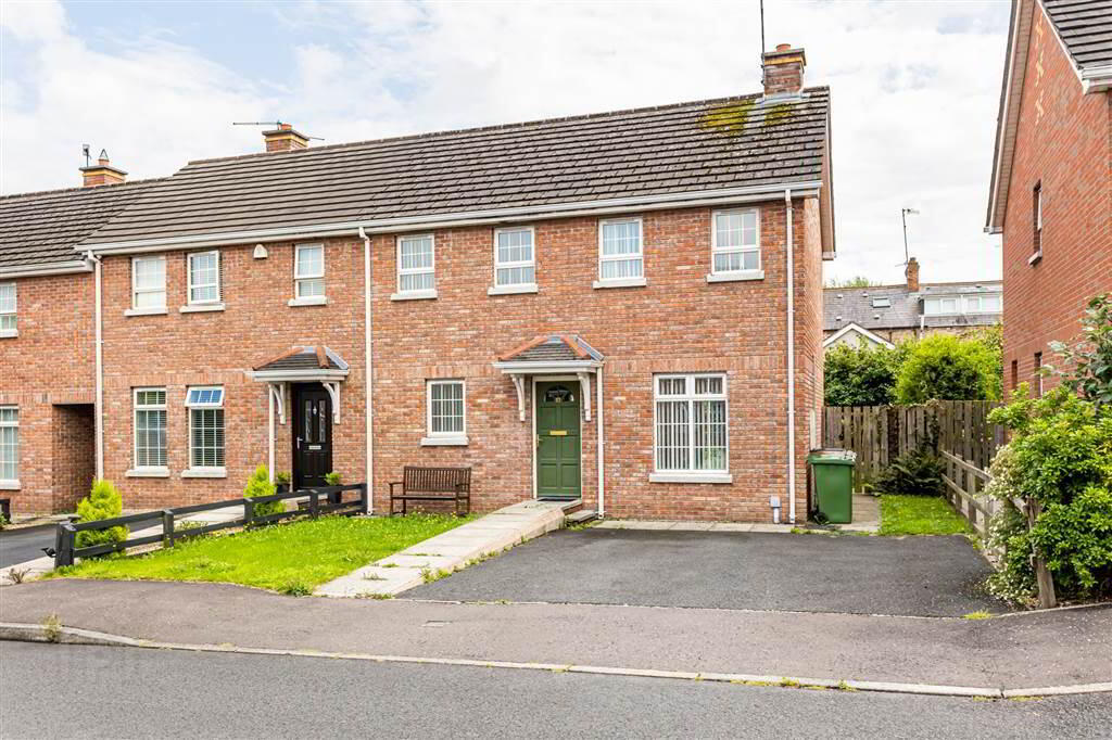 4 Iveagh Manor 1 of 24