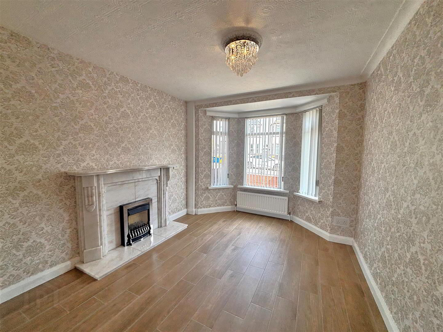 706 Crumlin Road 5 of 18