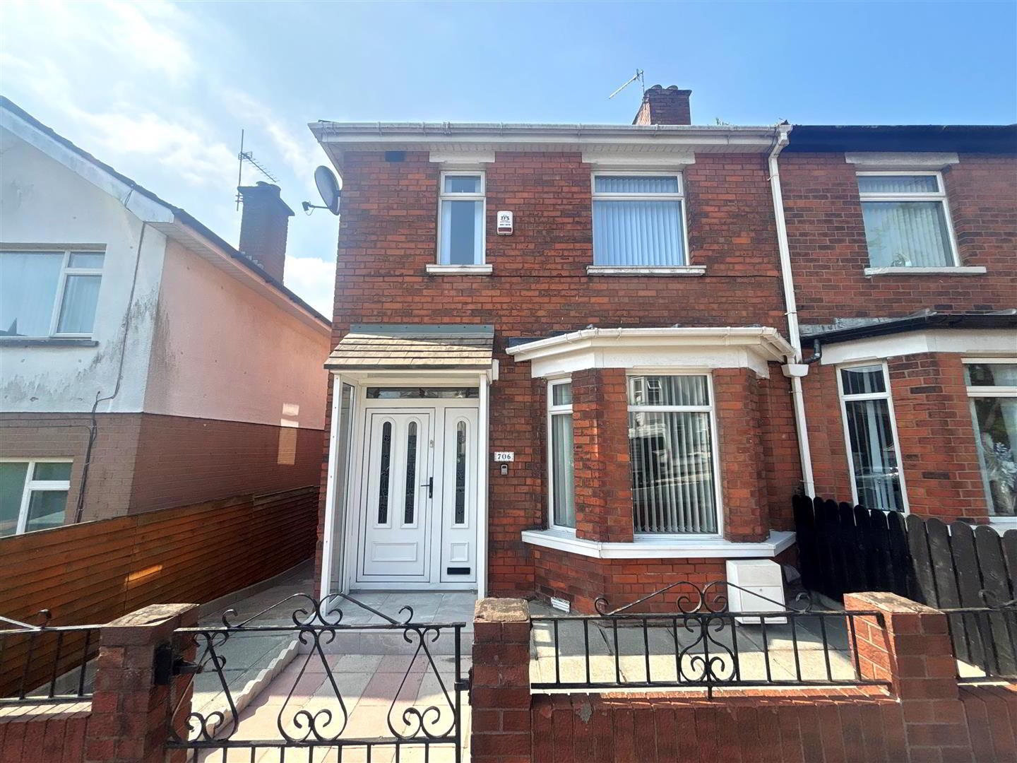 706 Crumlin Road 2 of 18
