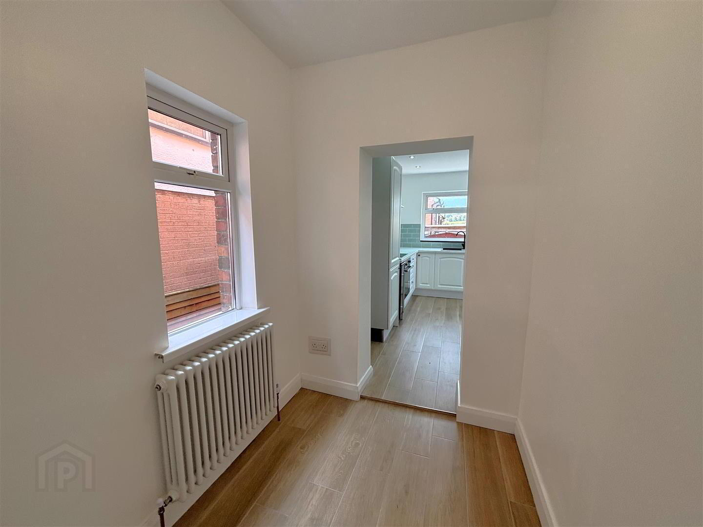 706 Crumlin Road 7 of 18