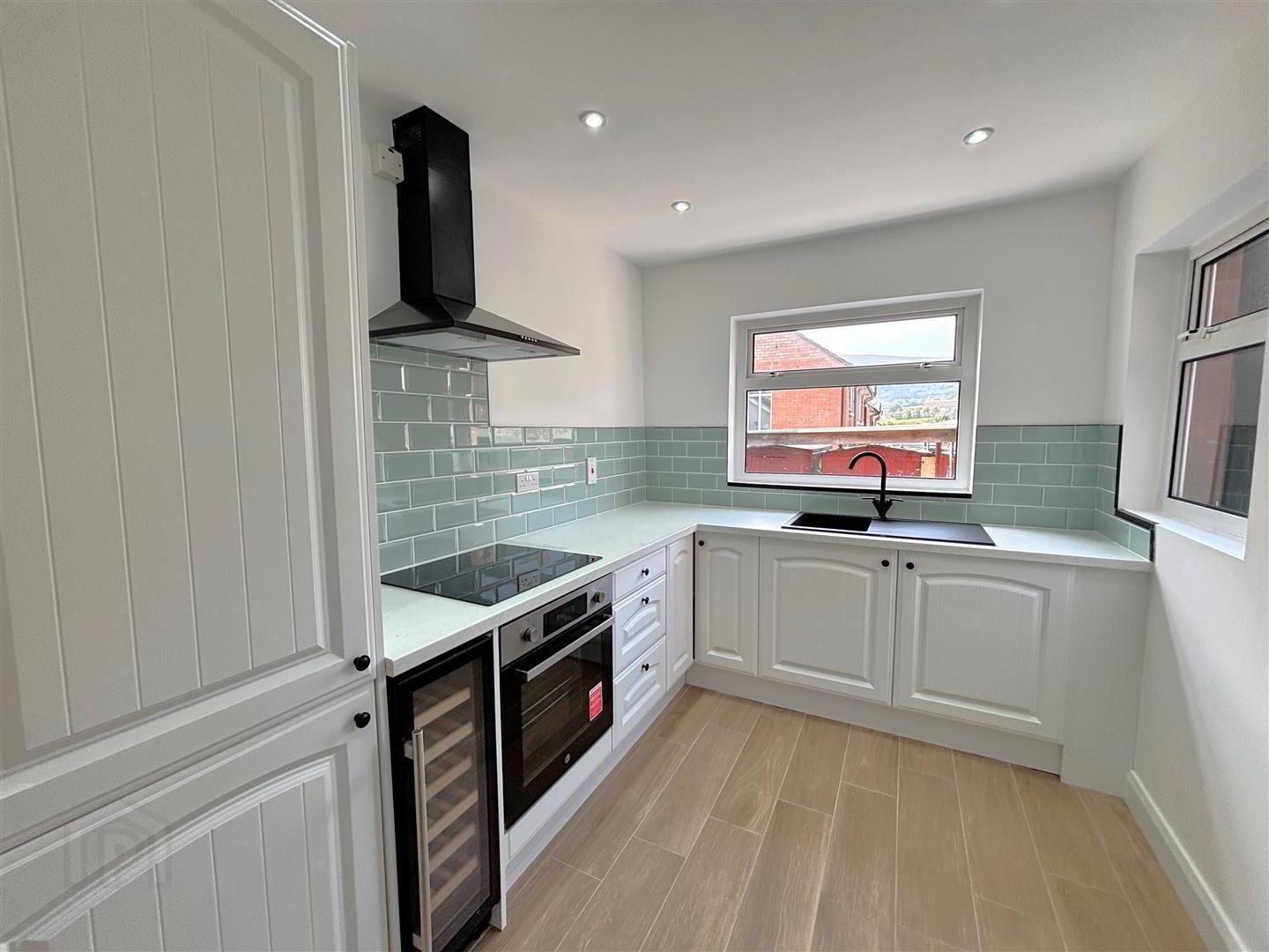 706 Crumlin Road 9 of 18
