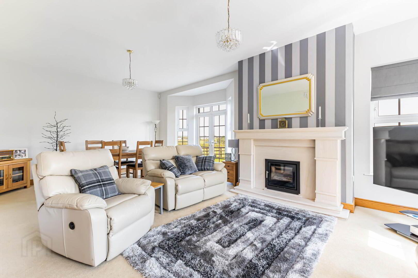 "The Oaks", 23 Oakhill Road 6 of 45