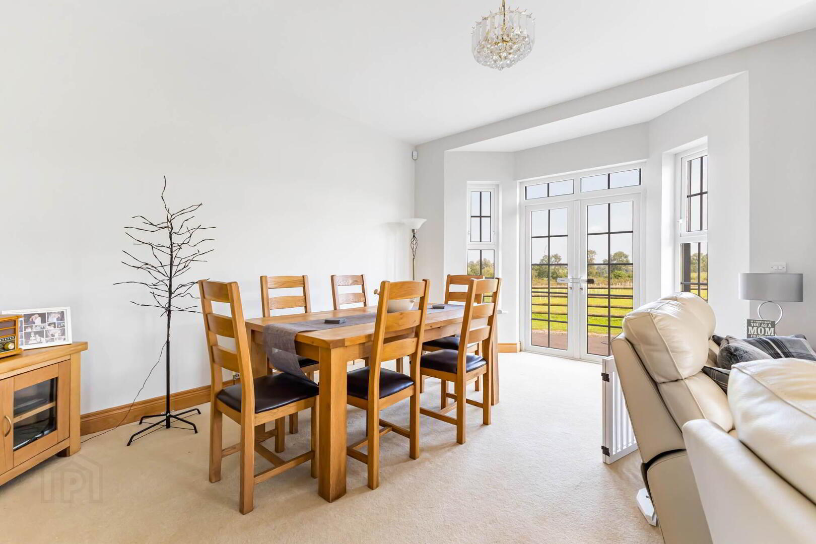 "The Oaks", 23 Oakhill Road 5 of 45