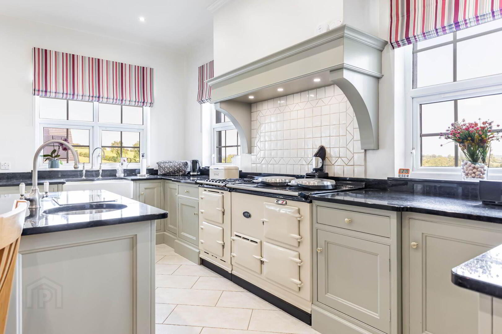 "The Oaks", 23 Oakhill Road 10 of 45