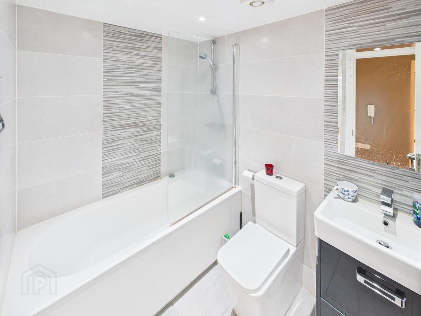 Apartment 16 Forest House 72 Beech Heights 13 of 15