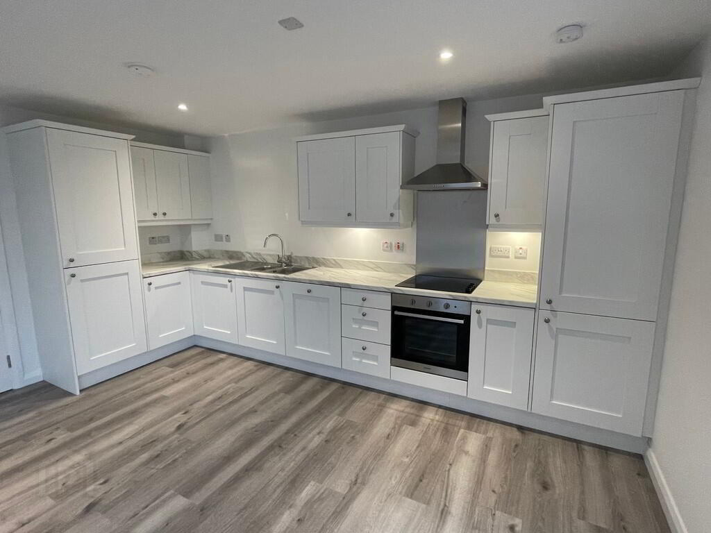 Apt 6, Lewis Mews 3 of 6