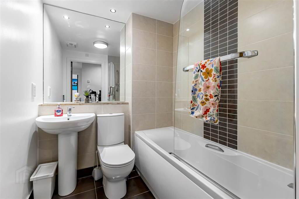 32 Victoria Place, 20 Wellwood Street 17 of 20