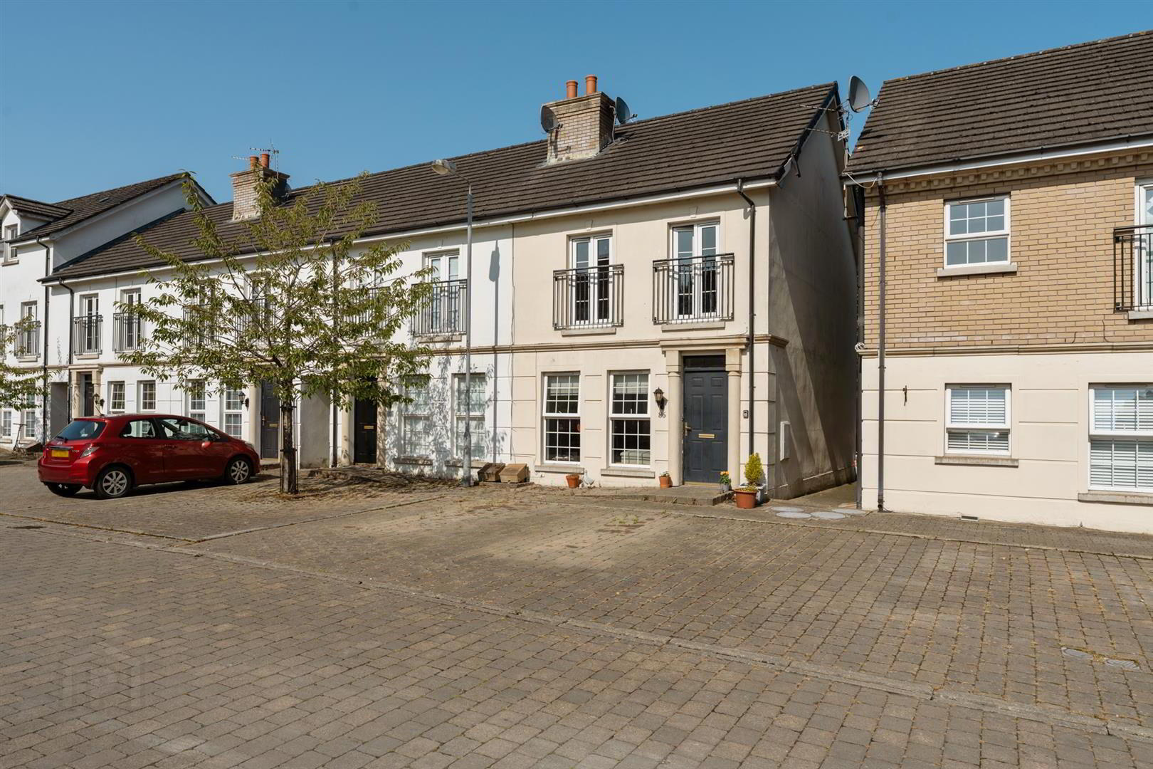 86 Leathem Square 2 of 24
