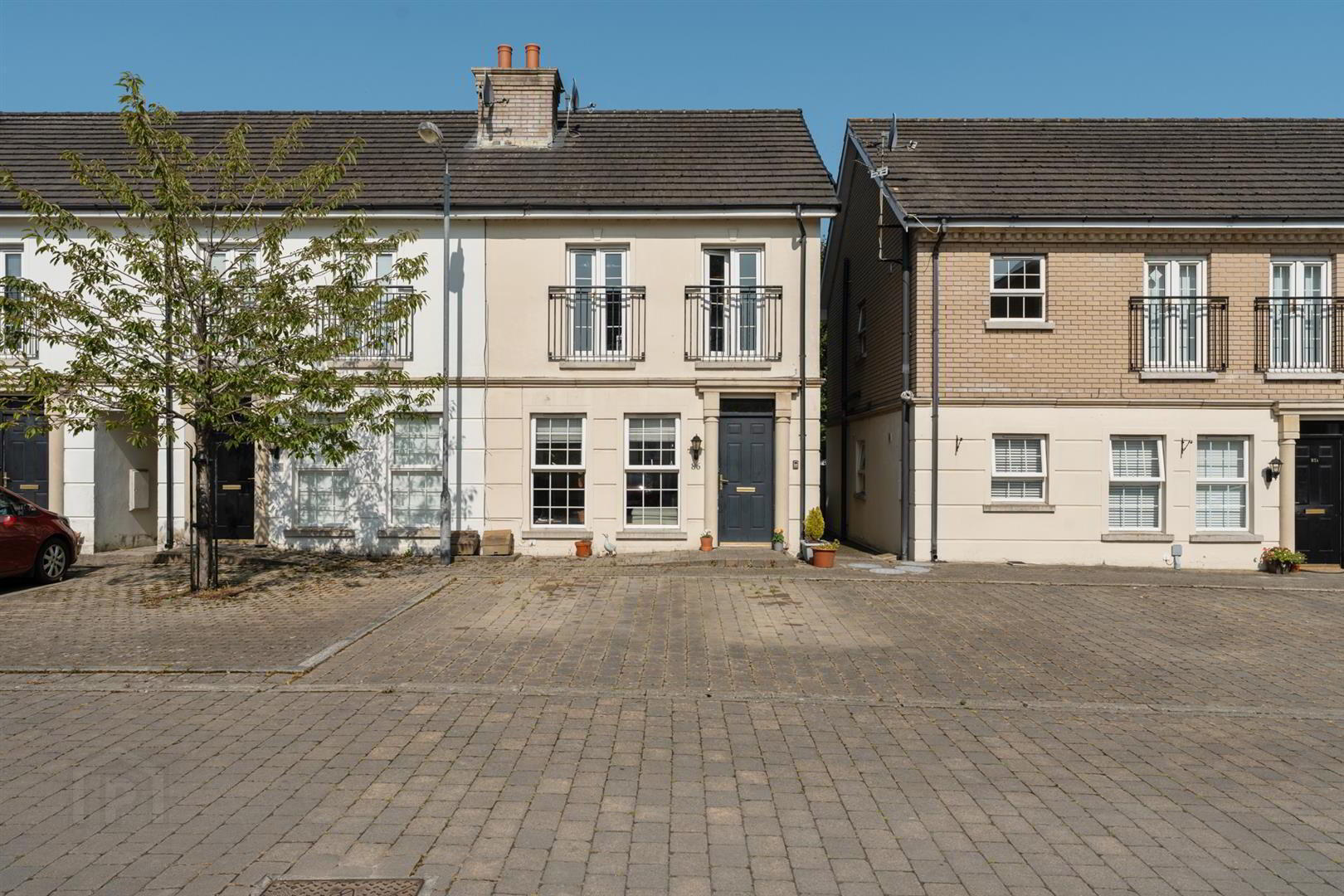 86 Leathem Square 1 of 24