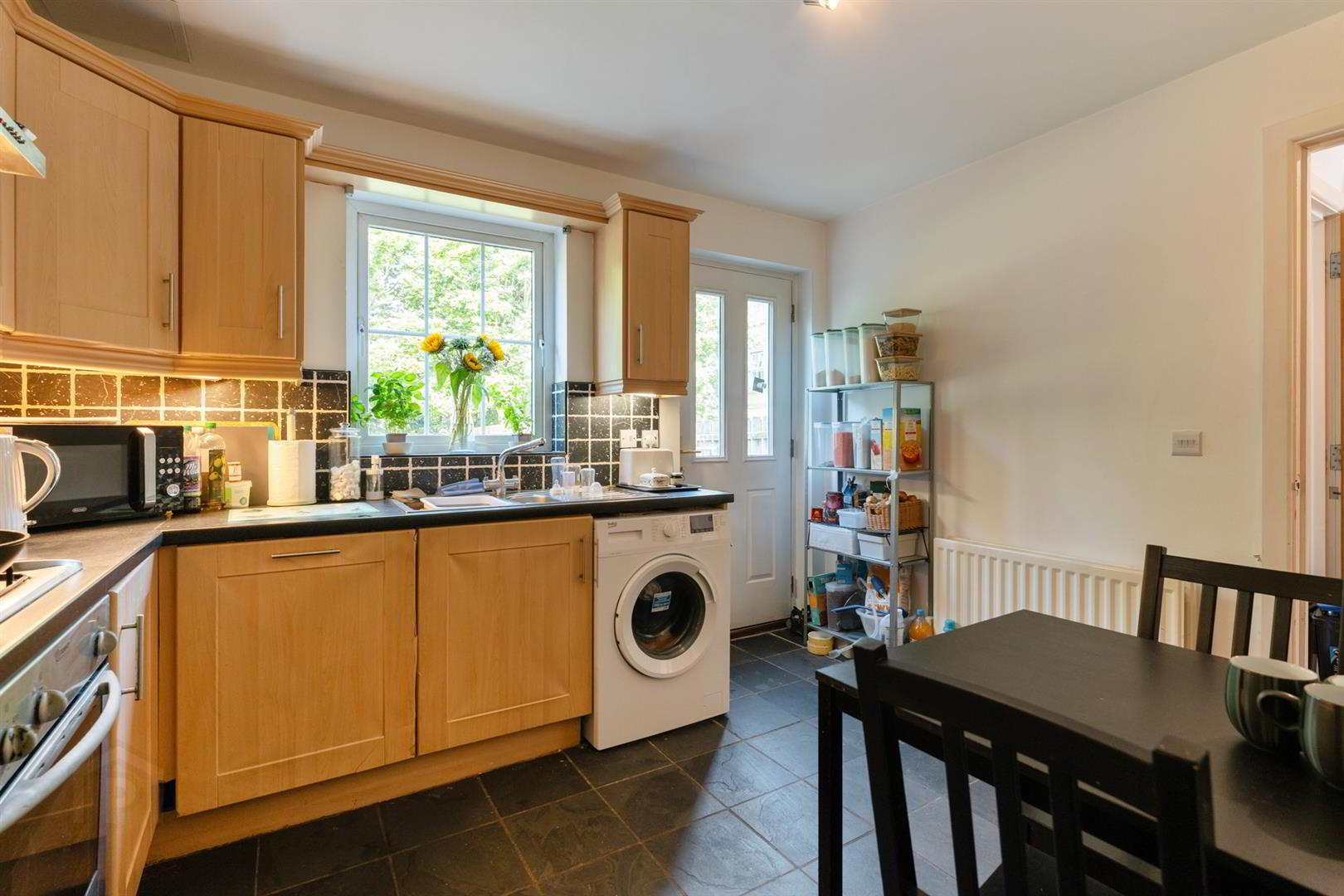 86 Leathem Square 10 of 24