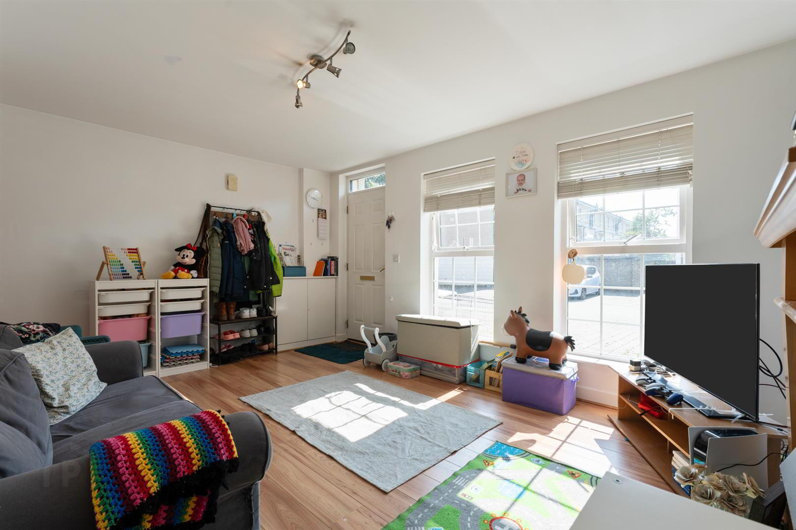 86 Leathem Square 6 of 24