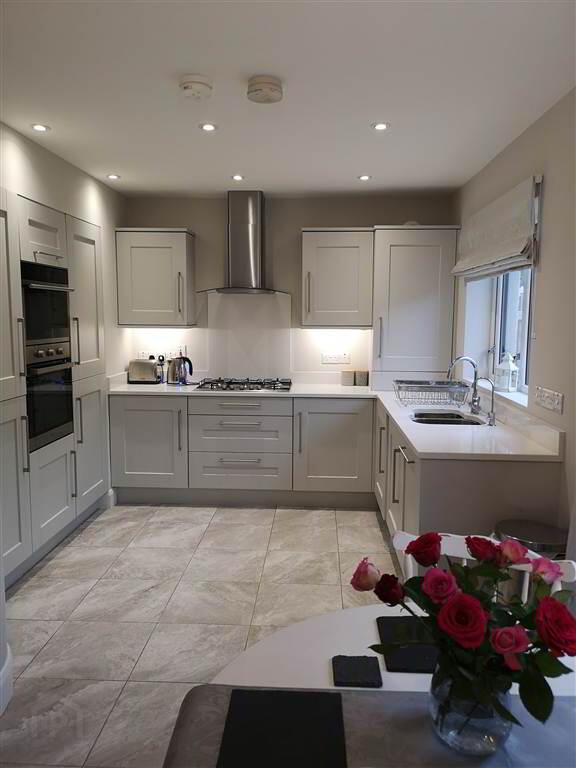 5 Evesham Lane 3 of 13