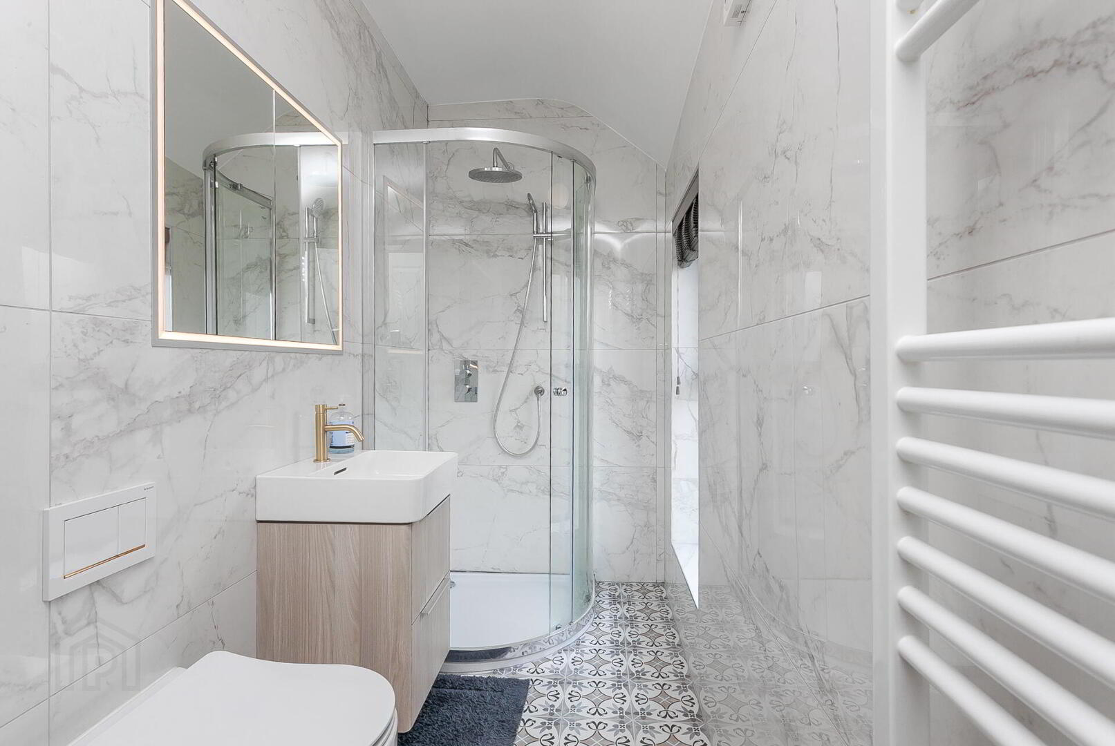 Flat C, 2 Surrey Street 13 of 17