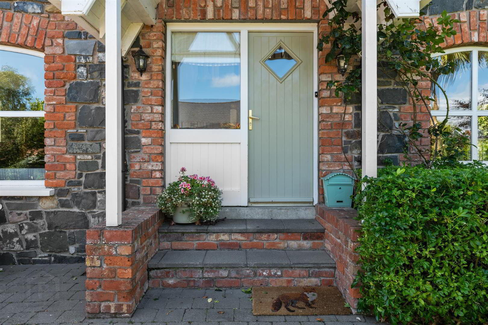 10 Stockbridge Road 4 of 49