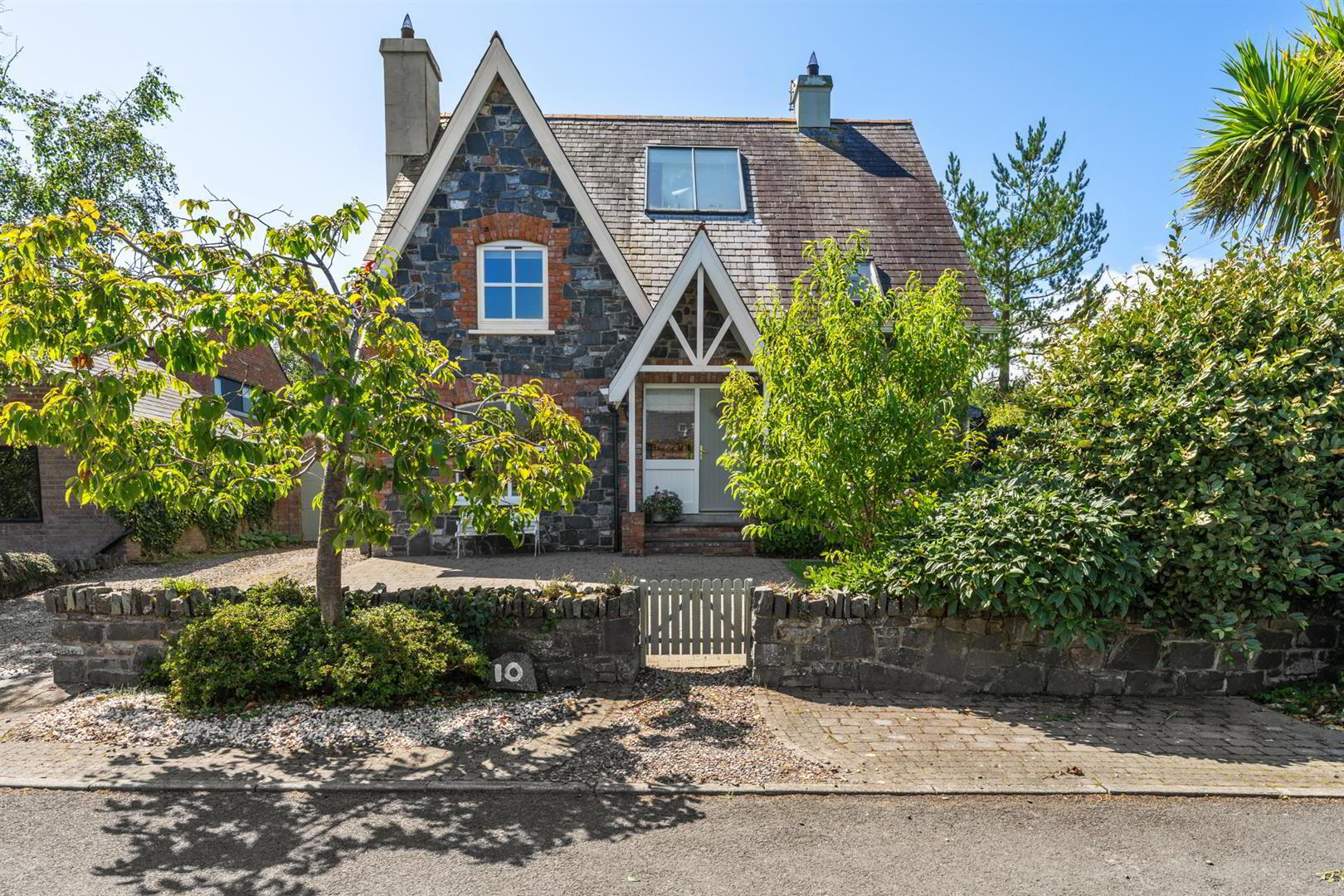10 Stockbridge Road 2 of 49
