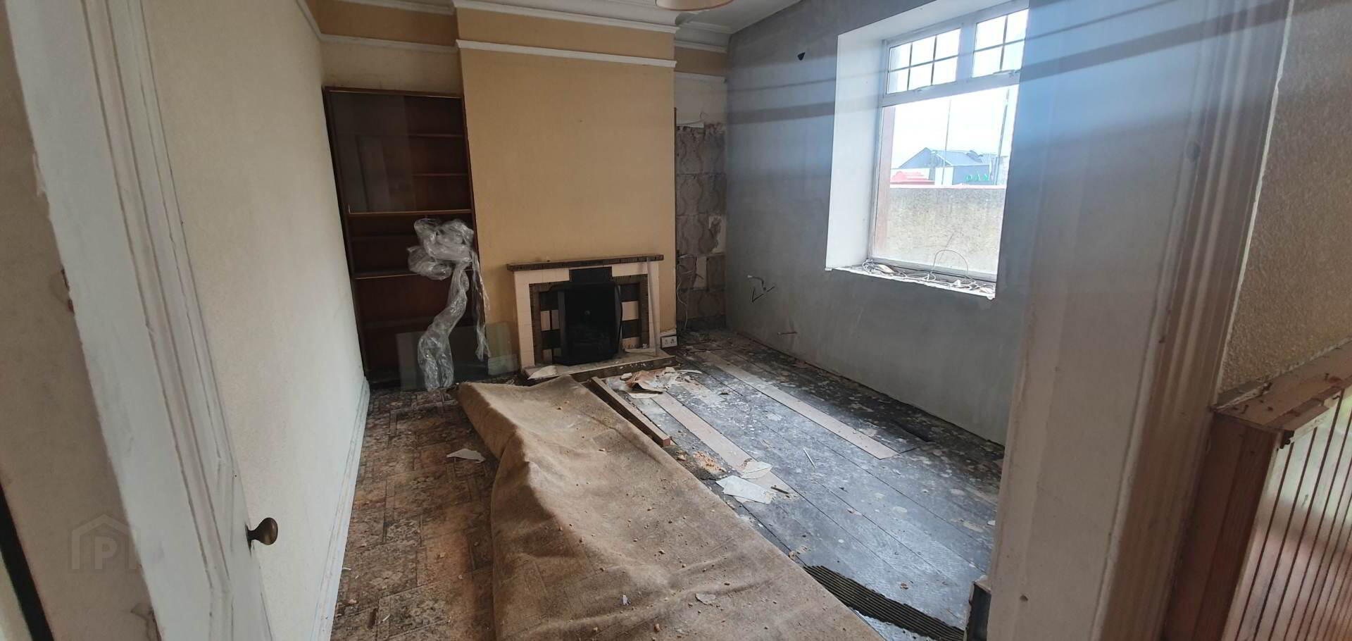 Sarsfield Street 2 of 8