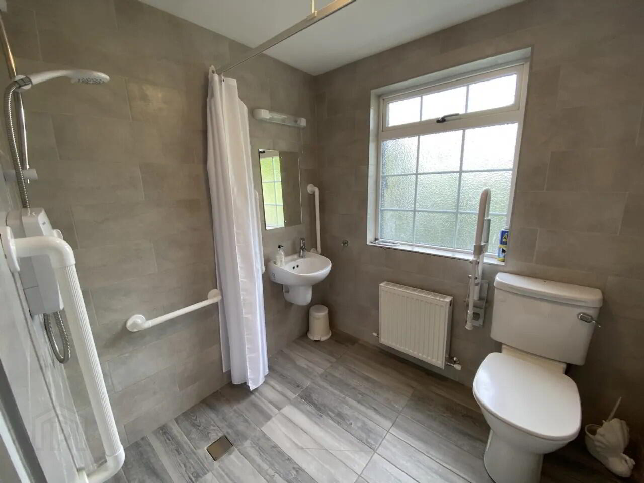 Finea Road 10 of 17