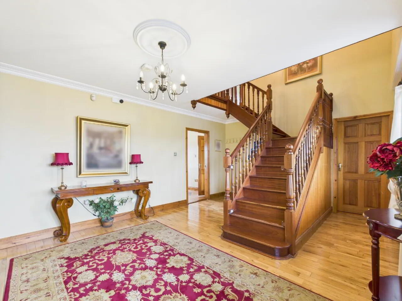 6 Bed Residence On 2.35 Acres 7 of 35