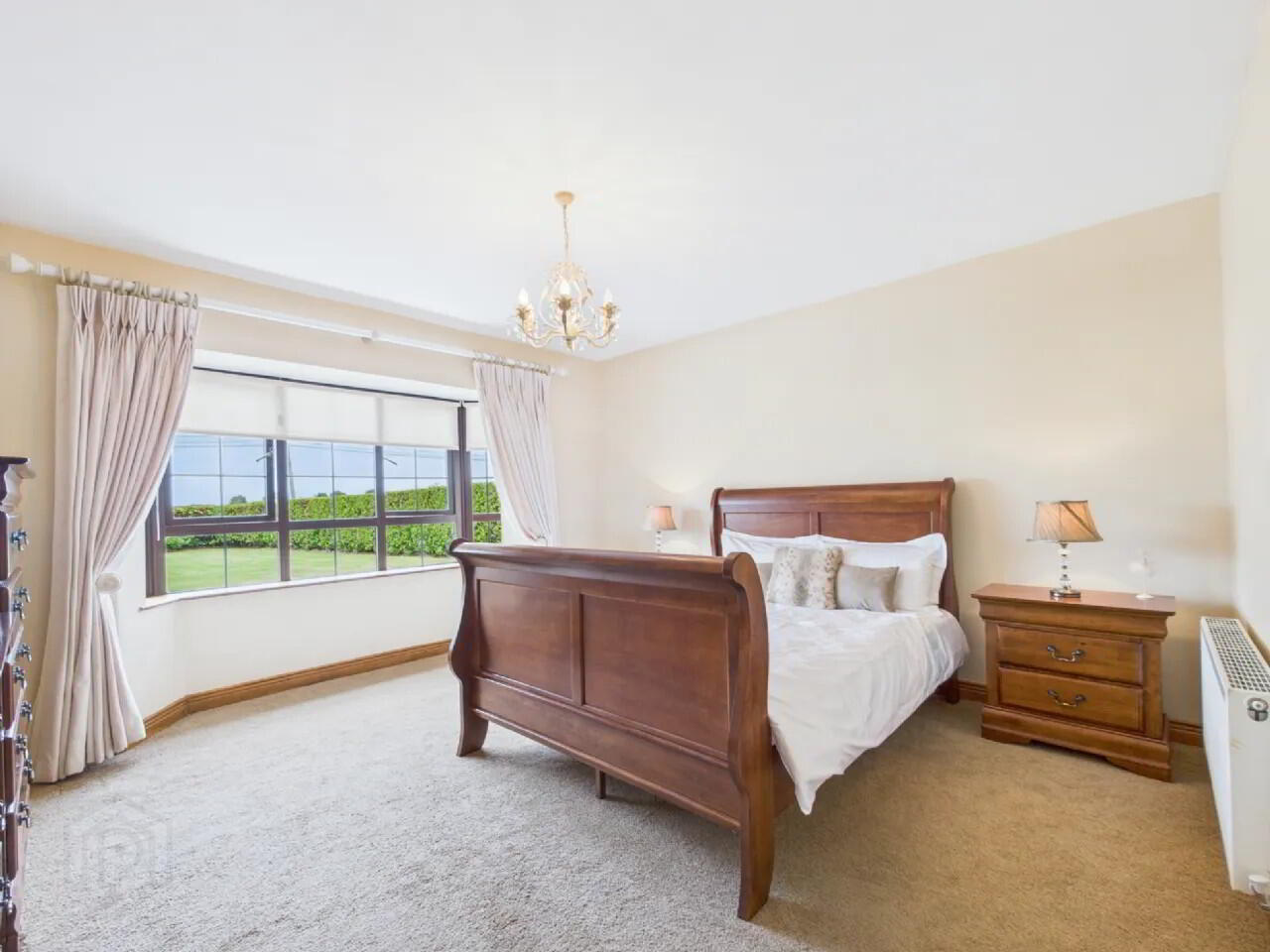 6 Bed Residence On 2.35 Acres 22 of 35