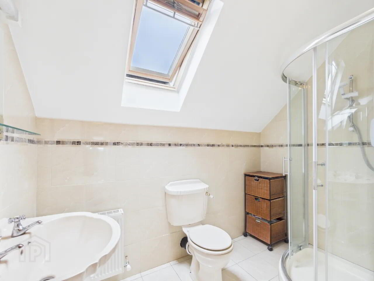 6 Bed Residence On 2.35 Acres 29 of 35