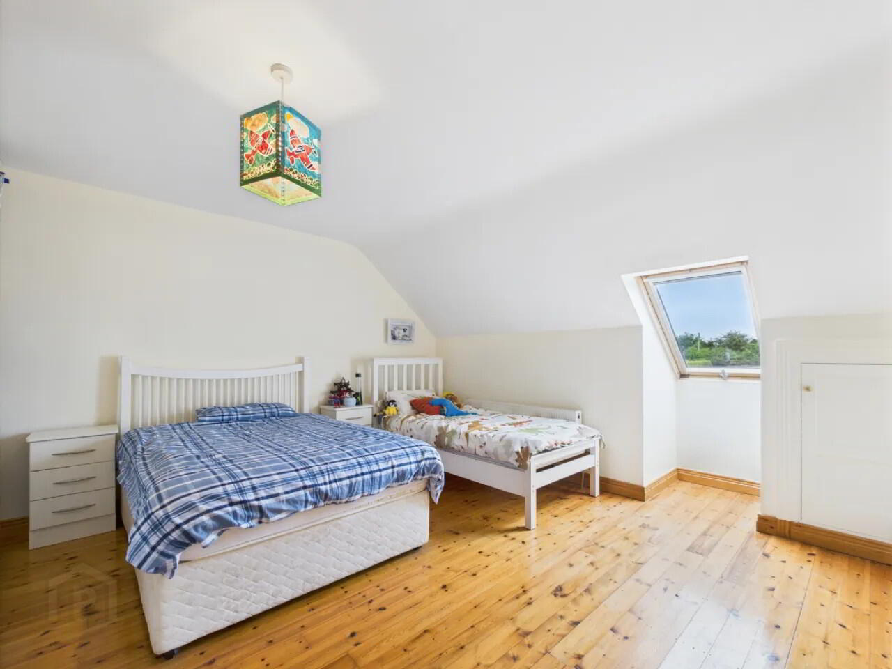6 Bed Residence On 2.35 Acres 32 of 35