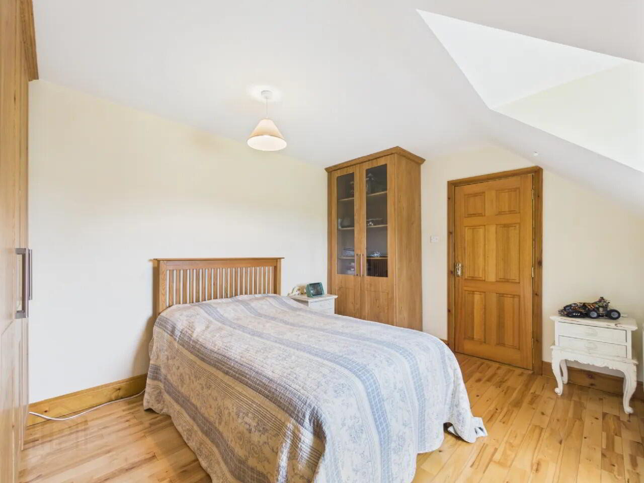 6 Bed Residence On 2.35 Acres 35 of 35