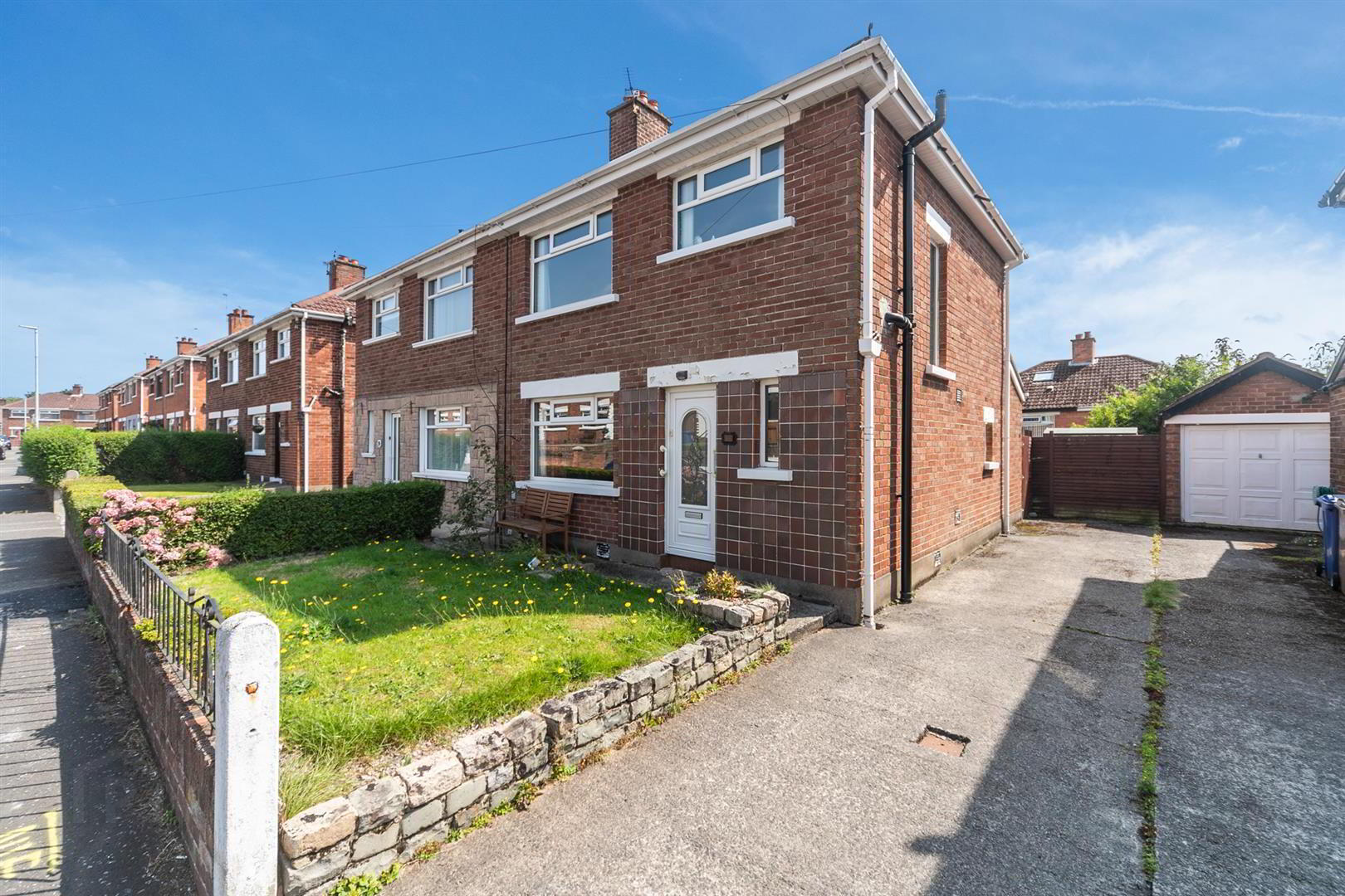17 Orangefield Gardens 1 of 23