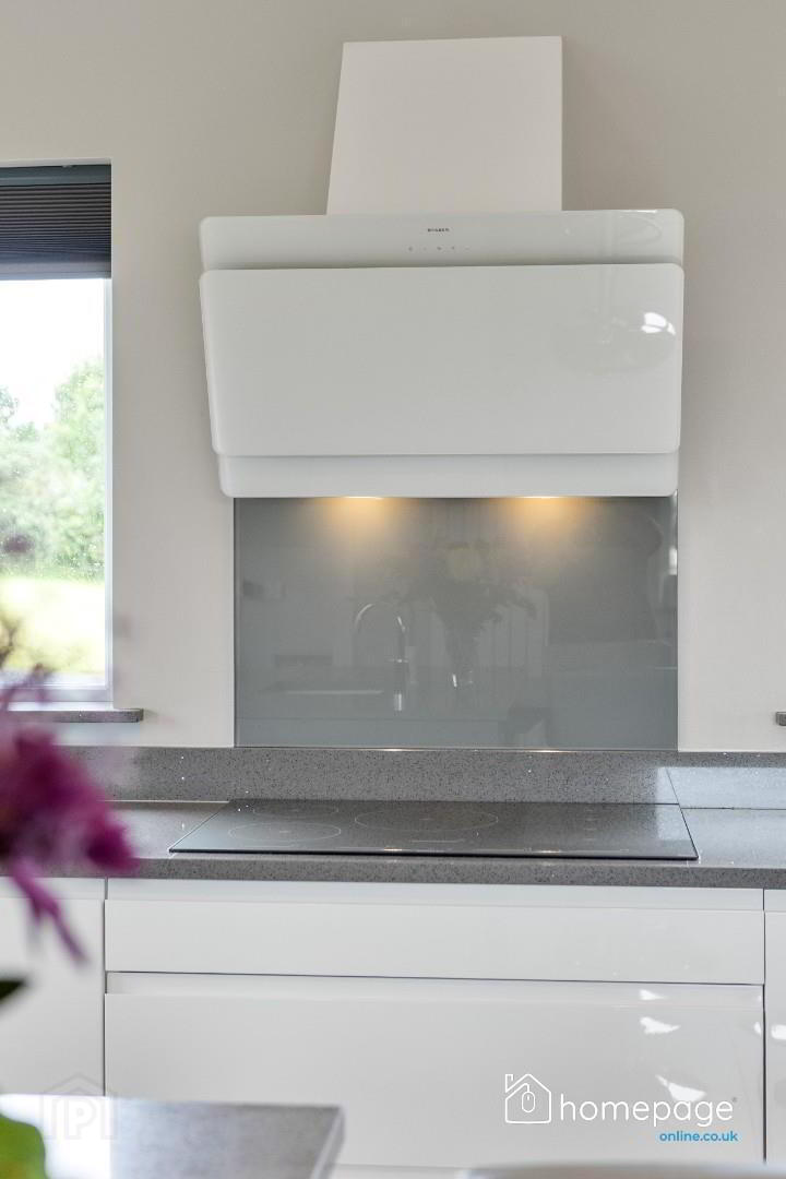 48a Glebe Road 8 of 55