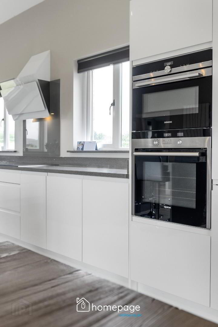 48a Glebe Road 11 of 55