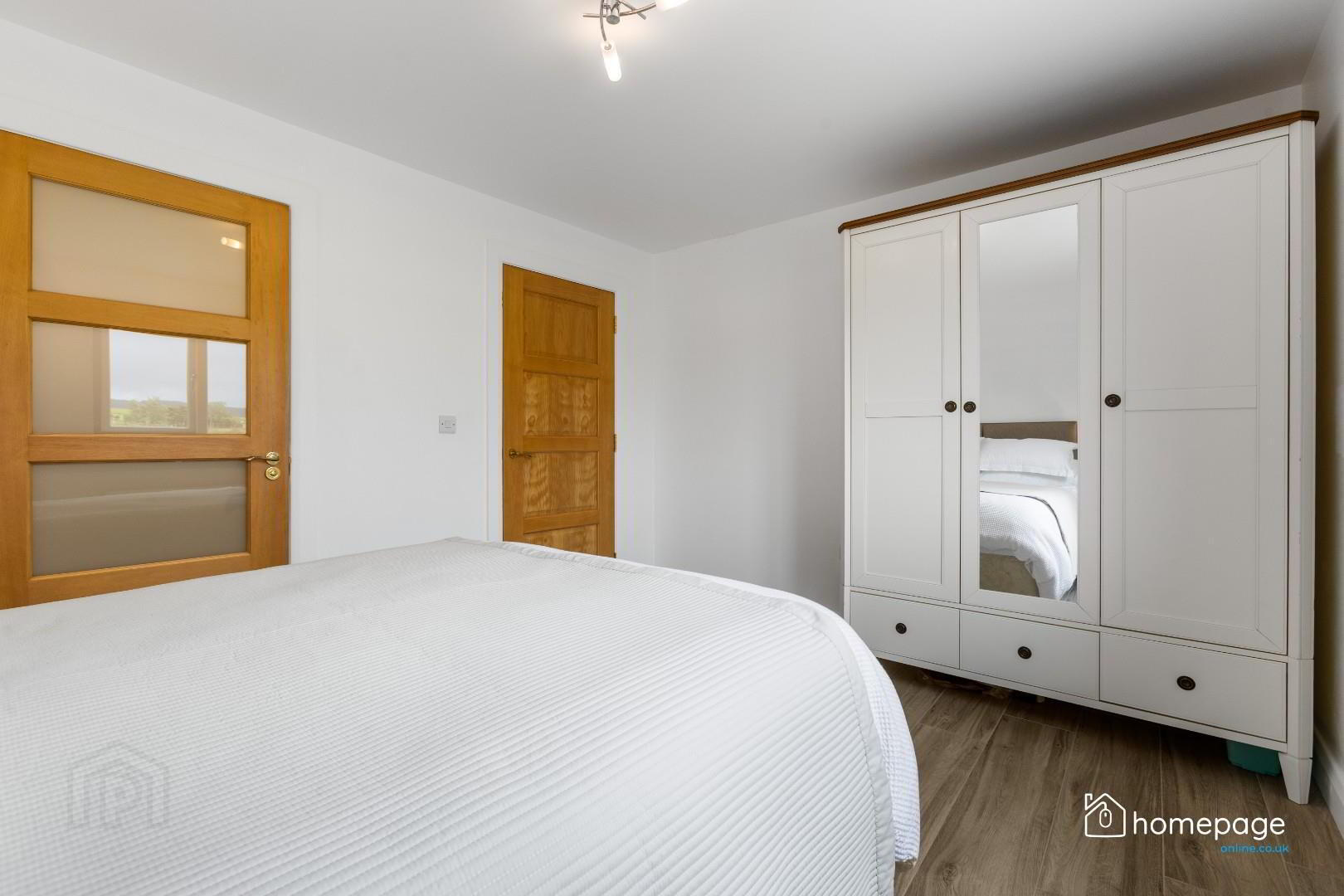 48a Glebe Road 26 of 55