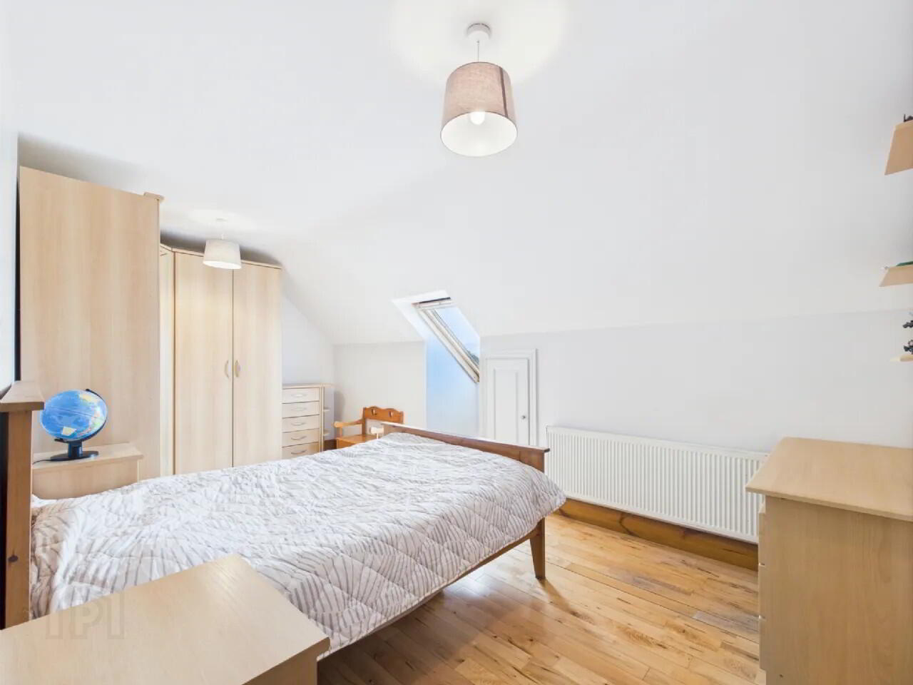 6 Bed Residence On 2.35 Acres 38 of 52
