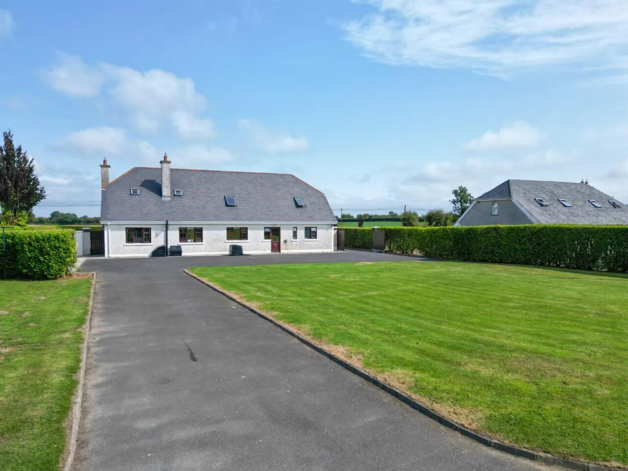 6 Bed Residence On 2.35 Acres 44 of 52