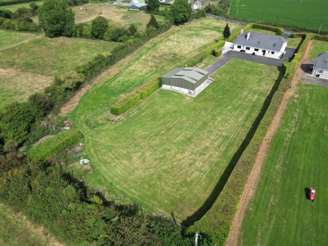 6 Bed Residence On 2.35 Acres 45 of 52