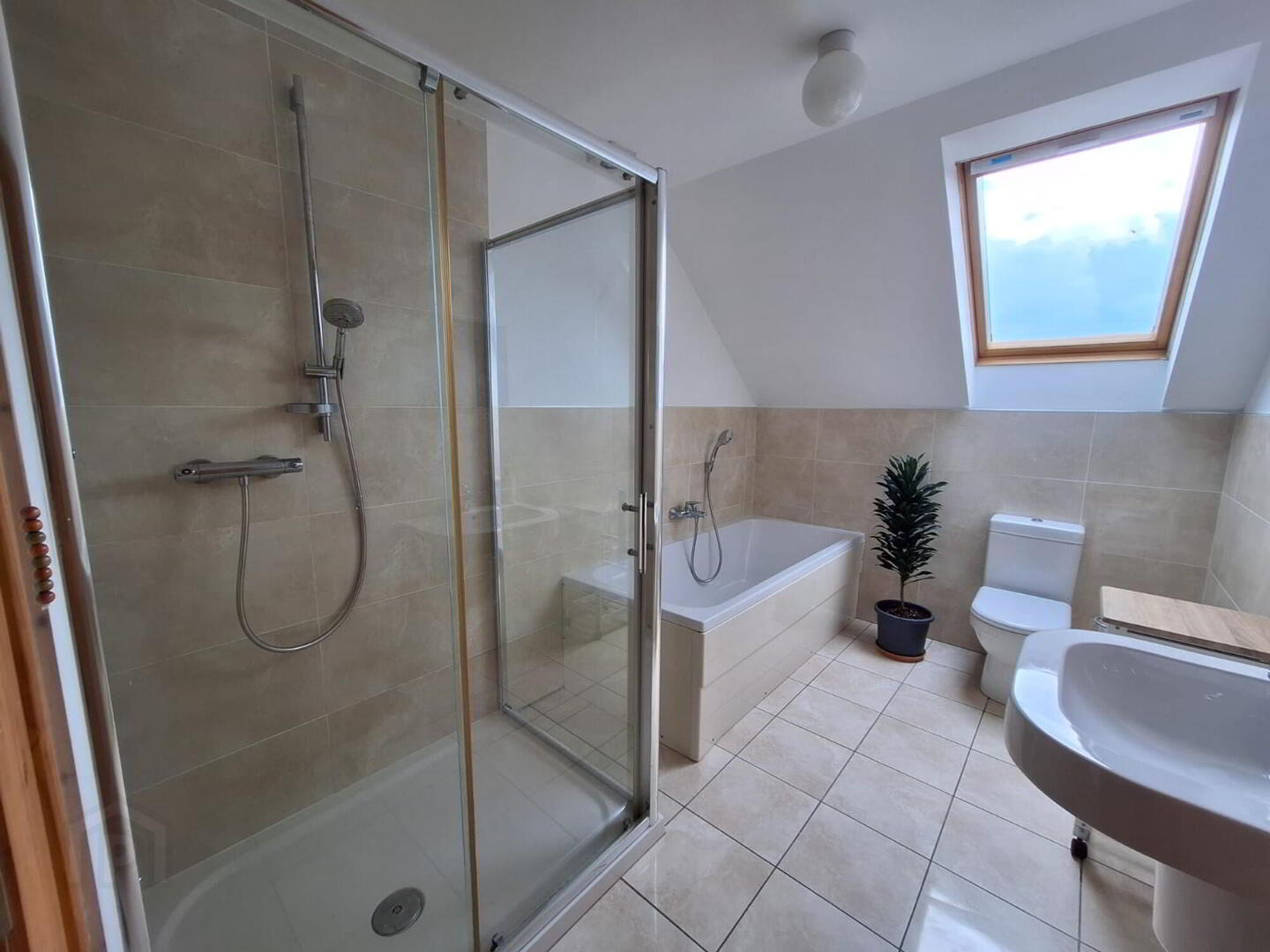 63a Churchfield Road 42 of 75