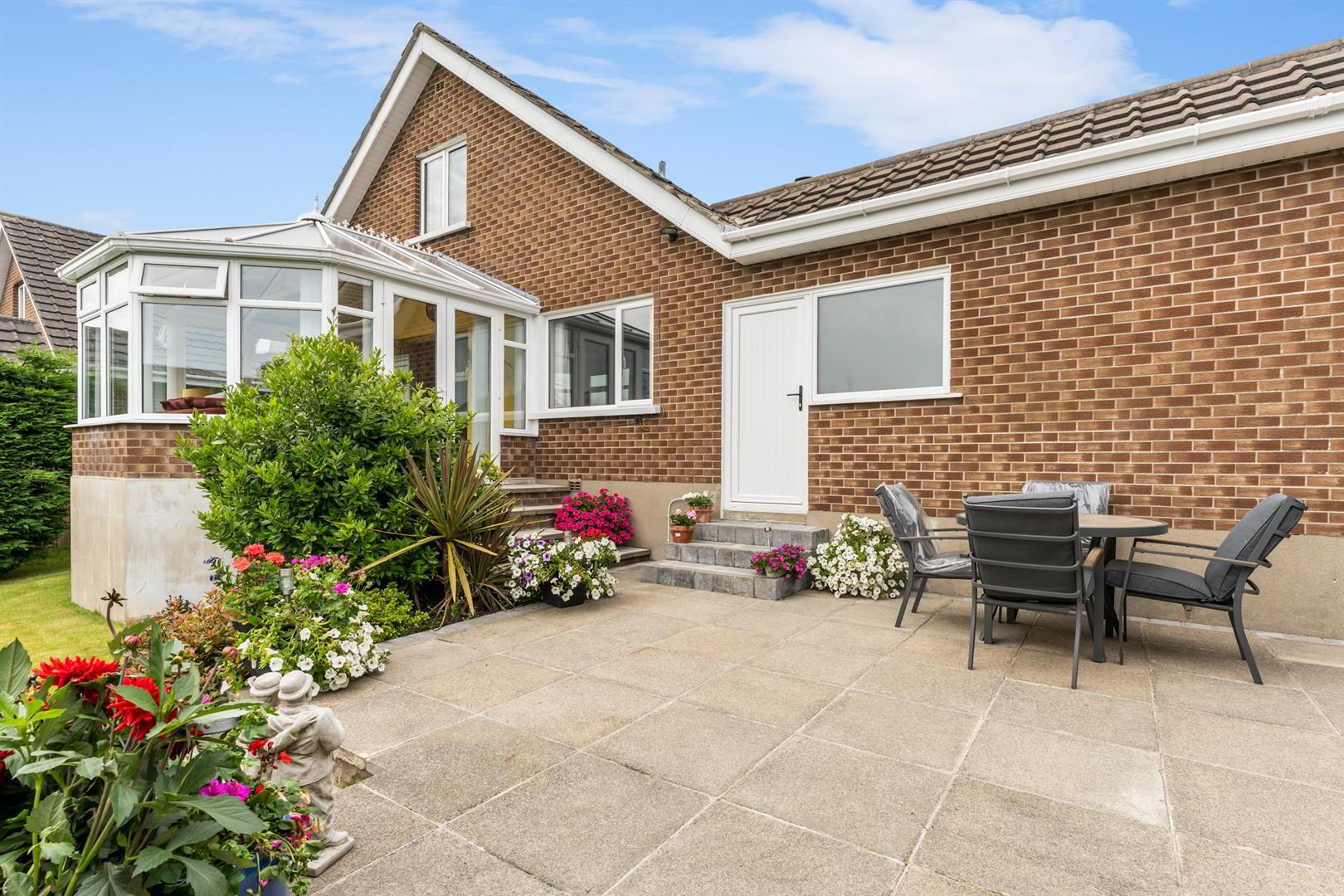 8 Beverley Drive 25 of 33