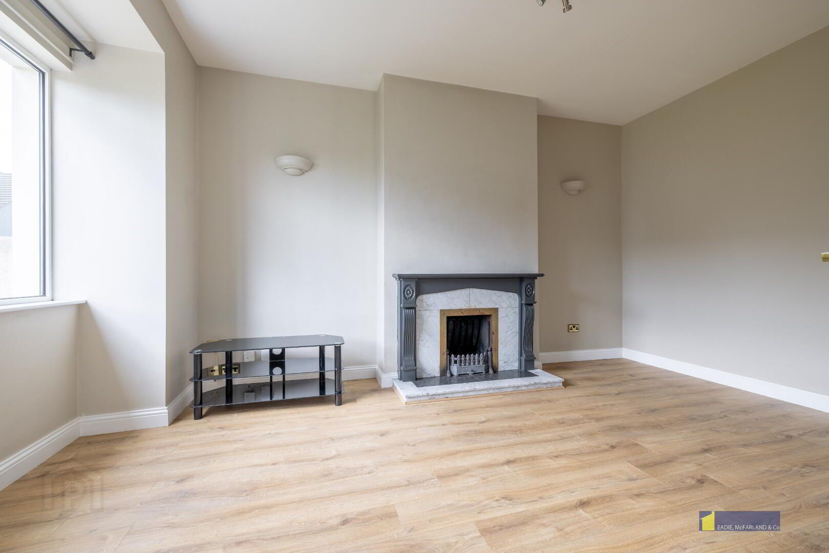 8 Lower Chanterhill Road 4 of 27