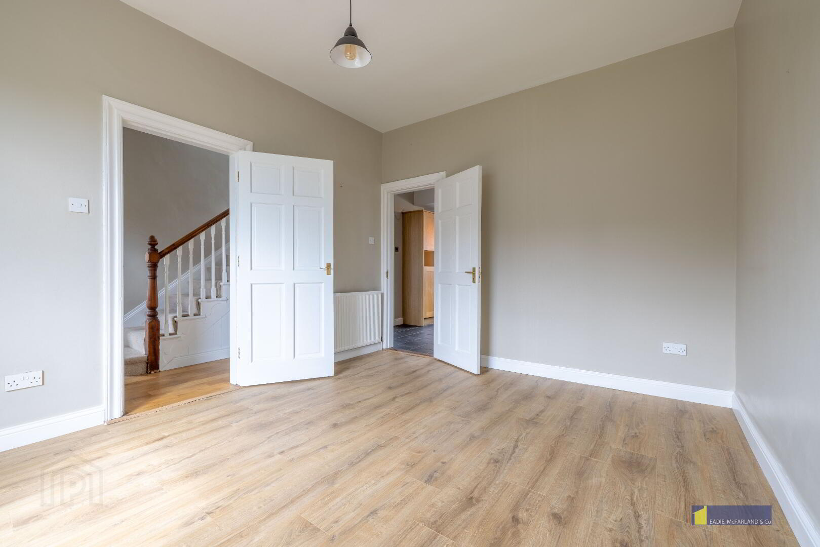 8 Lower Chanterhill Road 5 of 27