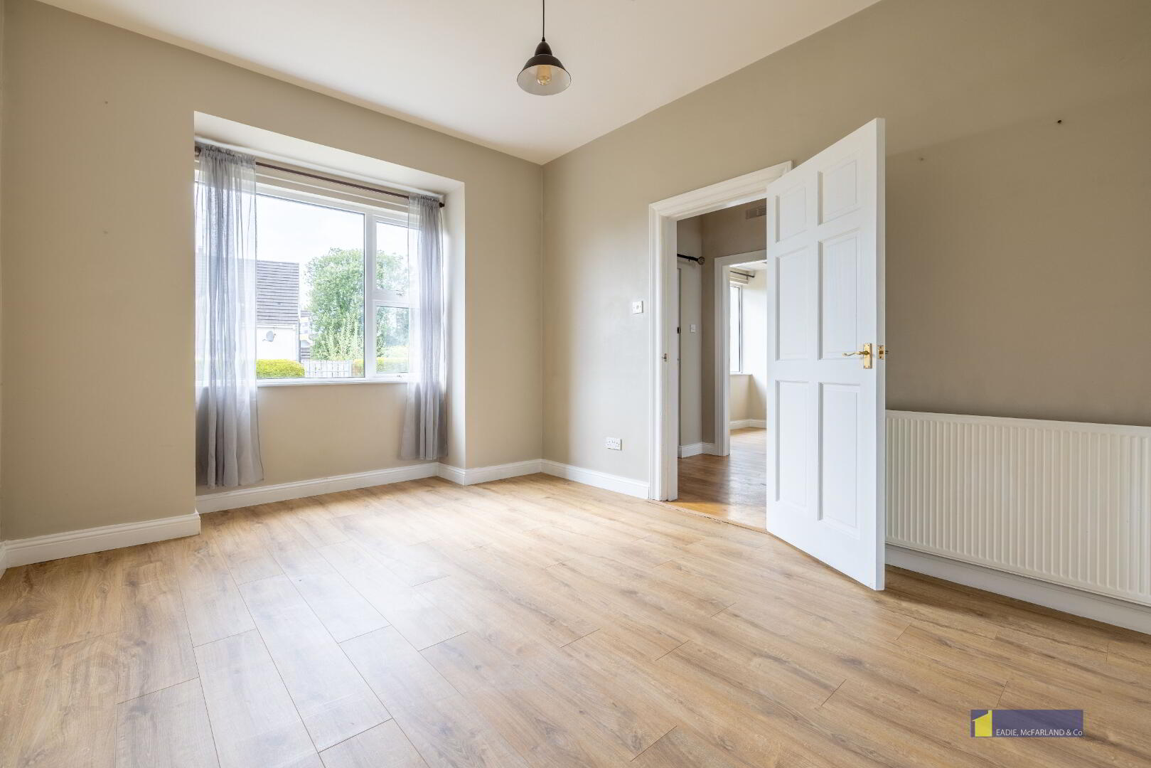 8 Lower Chanterhill Road 6 of 27