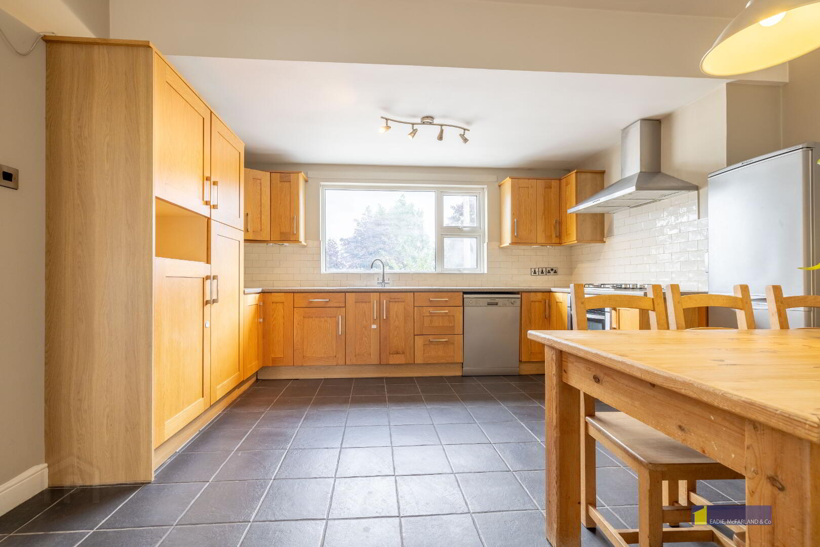 8 Lower Chanterhill Road 7 of 27