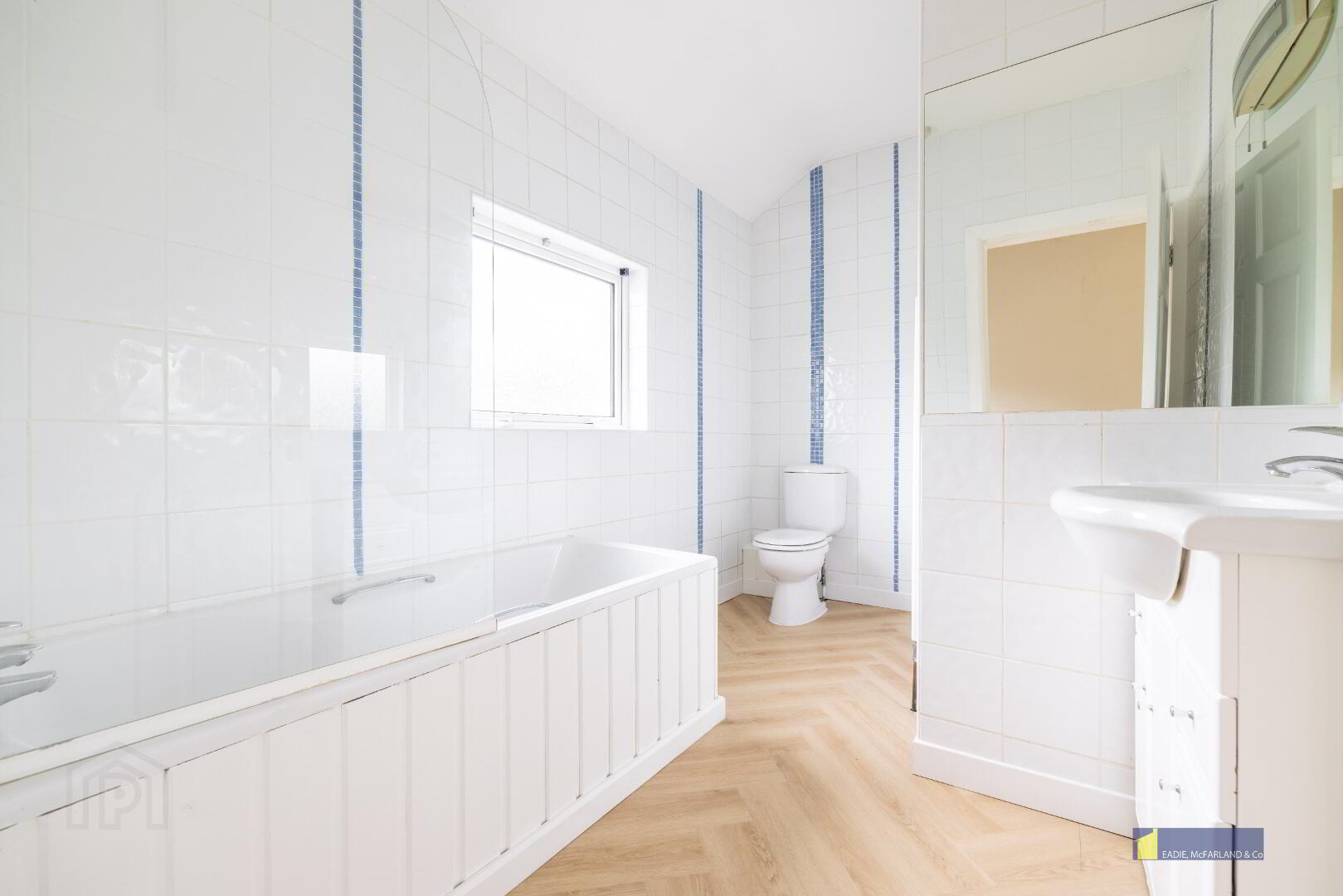 8 Lower Chanterhill Road 11 of 27