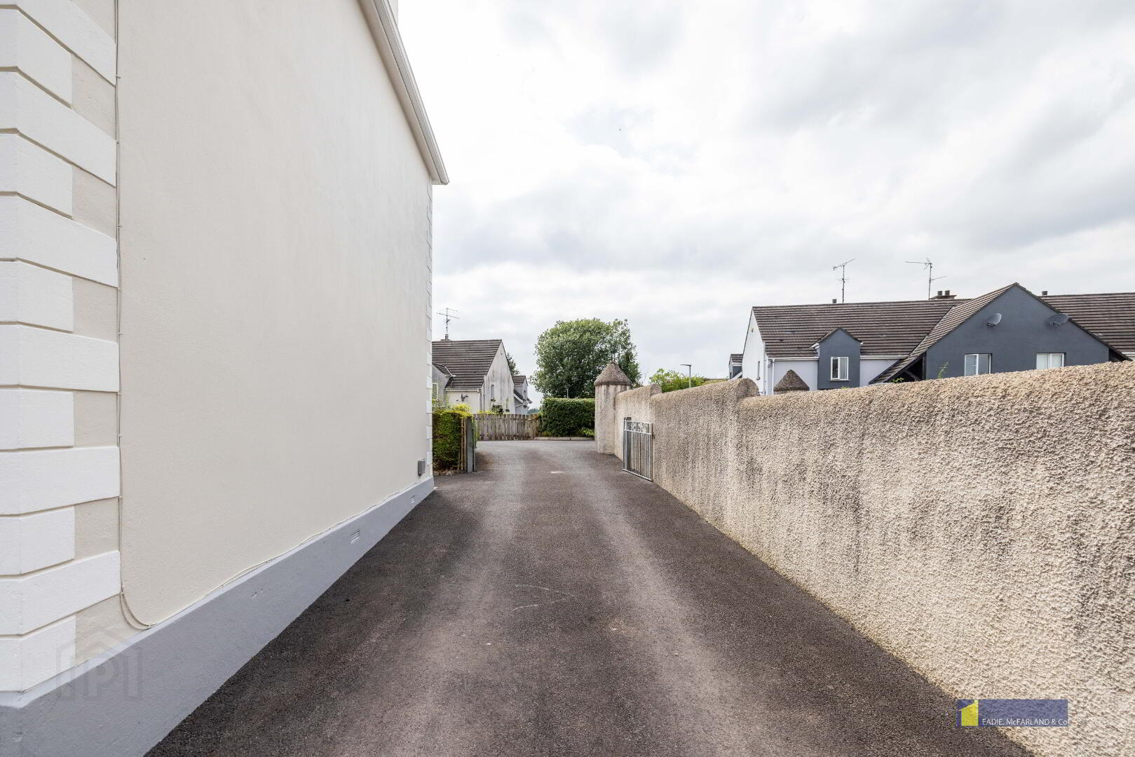 8 Lower Chanterhill Road 22 of 27